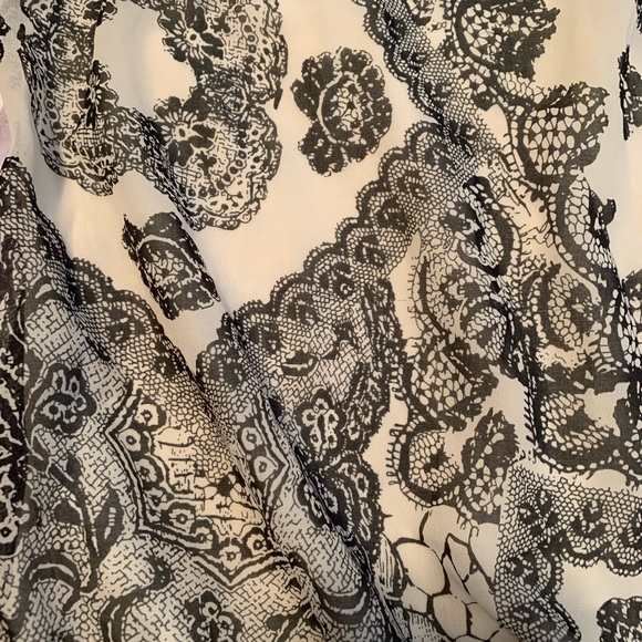 Bwotie Blouse - Picture 5 of 6